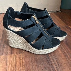 Black Wedges